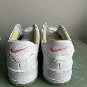 Nike Air Force 1 - Womens 8